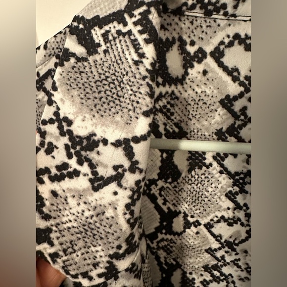 SHEIN Snakeskin Duster Kimono - Picture 8 of 14